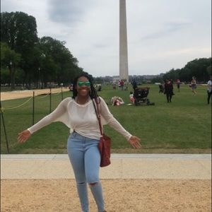 Meet your Posher, Sade